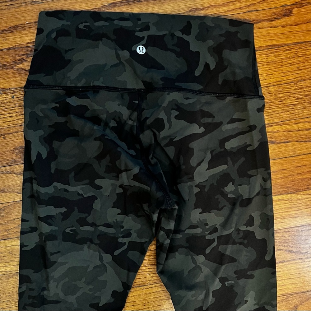 Lululemon Camouflage Leggings size 8